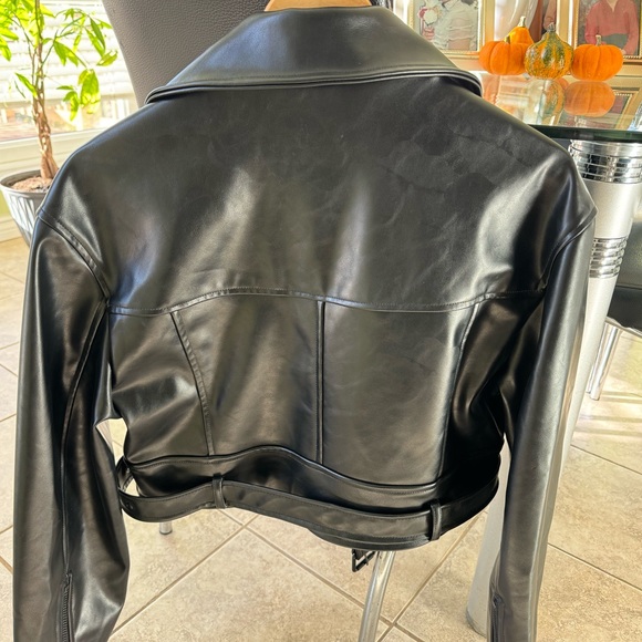Lioness Cropped Leather Jacket - Picture 2 of 3